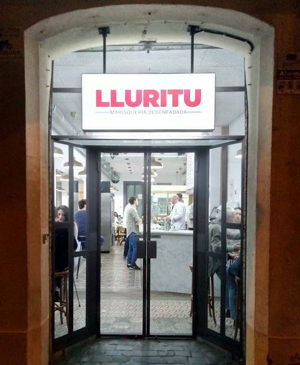Oriol Puchol (@oriolpuchol) on Twitter photo Ahir vam sopar al Lluritu 1, ens van portar la carta en castellà, vam demanar si la podien portar en català, i quan va tornar ens va dir: "Qué, que no sabeis hablar castellano o qué?"
Evidentment no s'hi tornarà.
<a href="/llenguacat/">Plataforma per la Llengua 📢</a> <a href="/TorrentGracia/">Torrent Gràcia</a> Ahir vam sopar al Lluritu 1, ens van portar la carta en castellà, vam demanar si la podien portar en català, i quan va tornar ens va dir: "Qué, que no sabeis hablar castellano o qué?"
Evidentment no s'hi tornarà.
<a href="/llenguacat/">Plataforma per la Llengua 📢</a> <a href="/TorrentGracia/">Torrent Gràcia</a>