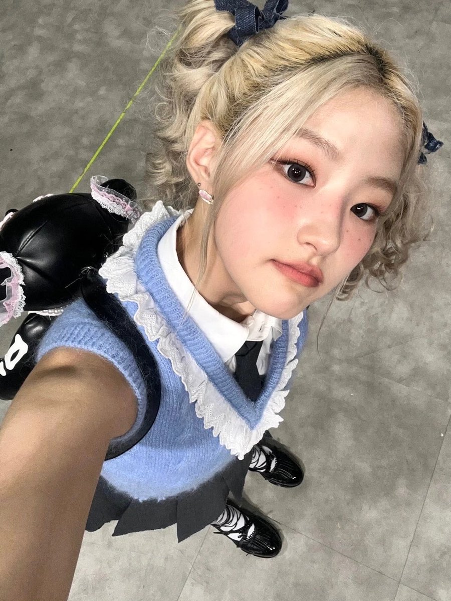 parakitz's tweet photo. i’m at the #𝙷ē𝐥𝐥o𓊈吨𓊉𝙱ī𝐭c𝚑es y les aseguro que ni a patadas me van a sacar de aquí ☝️ mi safe place es este lugar, en donde hay personas igual de fancitas que yo, ya les digo que no hay fecha que vaya a superar #𝔈ℨ𝔅ʼ𝑧𖤍𝐍ig𝚑���, se los firmo.

天使 𝐥ike, ♡ a𝔡ora! https://t.co/aXZF1WurB6