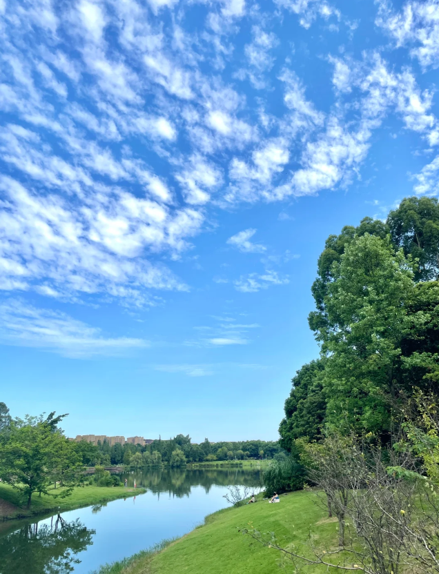Blue sky and white clouds