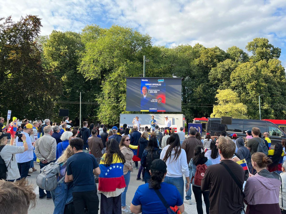 HolmMarius's tweet image. Oslo, Norway: Urging the Norwegian govt to speak and act urgently and clearly, denouncing the fraud and repression by Maduro, and recognising the president elect Edmundo González. Ganó Venezuela, ya vamos a cobrar🇻🇪💪🇳🇴