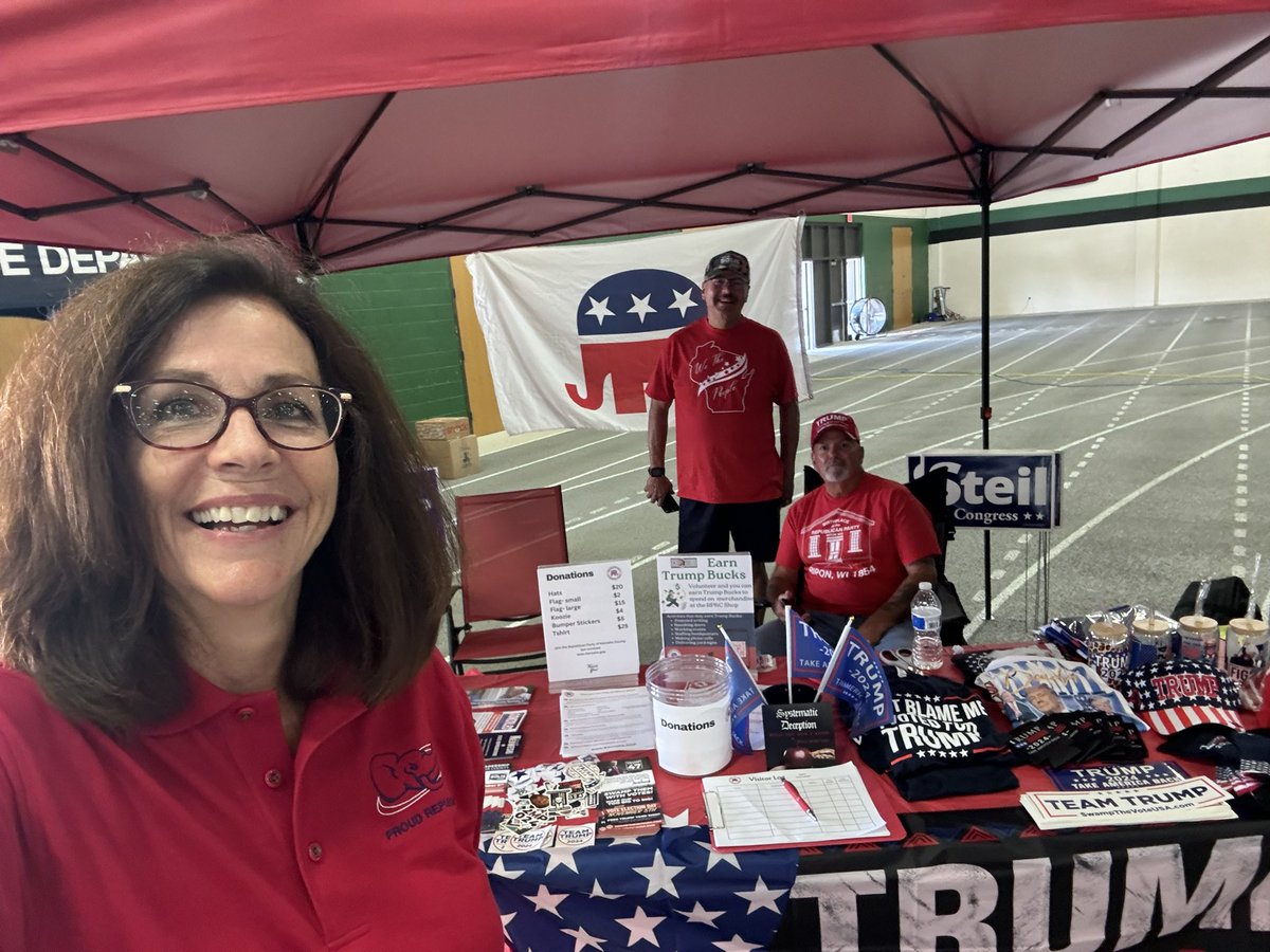 SheriJesielWI's tweet photo. Enjoying some great jazz music while tabling with the Kenosha GOP at the Kenosha Jazz Festival today at UW-Parkside.  Disappointing that weather moved it indoors but you can still stop by, register to vote, pick up signs and merch and enjoy some great sounds! @WisGOP https://t.co/ES6jK6b23M
