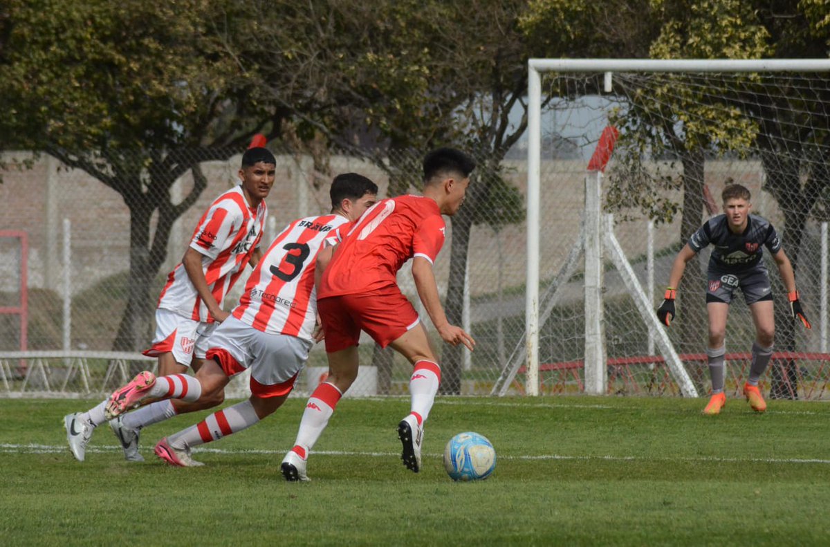 CAHuracan's tweet photo. 👉 Resultados de las Divisiones Juveniles del Globo ante #InstitutoCba
En La Quemita
⚽ Cuarta: 2-0 (Juan Cruz Julián y Santino Piccinetti)
⚽ Quinta: 2-0 (Tobías Gryceniuk y Thaiel Peralta)
⚽ Sexta: 0-1
En Córdoba
⚽ Séptima: 0-1
⚽ Octava: 4-1 (Thiago Maciel x3 y Agustín Balsano)
⚽ Novena: 2-0 (Martín Martínez y Lautaro Fernández)
#VamosGlobo 🎈
#HuracánYNadaMás