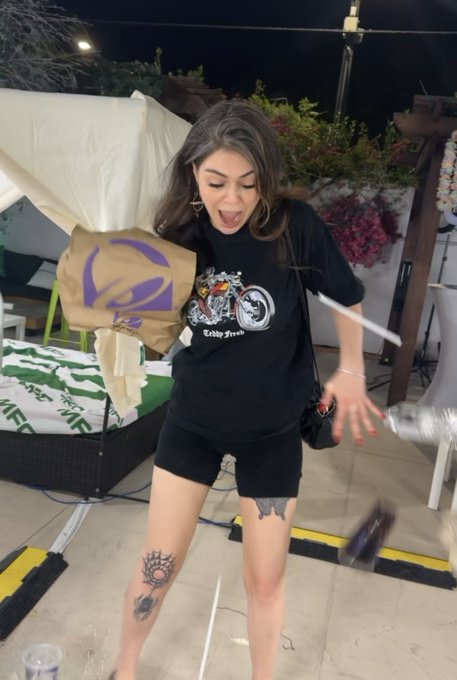 Happy Birthday @princessskarli 🙊❤️ 🎂 hope you have an amazing day!!! 🌮 https://t.co/I9m0Sb2qXe<a class="tags" href="/tag/princessskarli">@princessskarli</a>