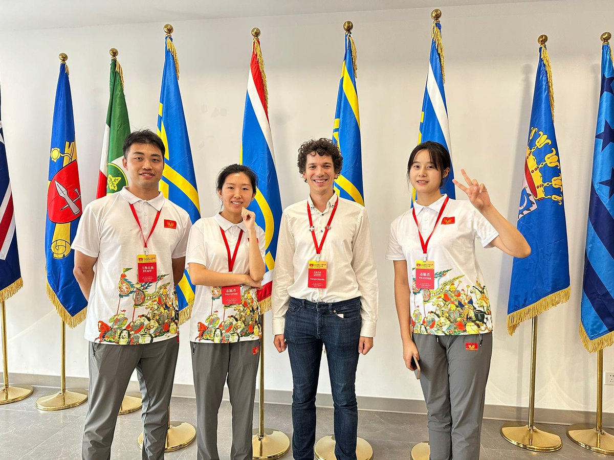 DrapeauxSFV's tweet photo. En ce samedi 17 août, et 6è journée du 30è Congrès de #Vexillologie #ICV30 de la Fédération internationale des associations vexillologiques #FIAV à Pékin, fut organisée la traditionnelle Assemblée Générale de la FIAV. La SFV fut représentée par @Fdshaso. https://t.co/odAlv7TVfG