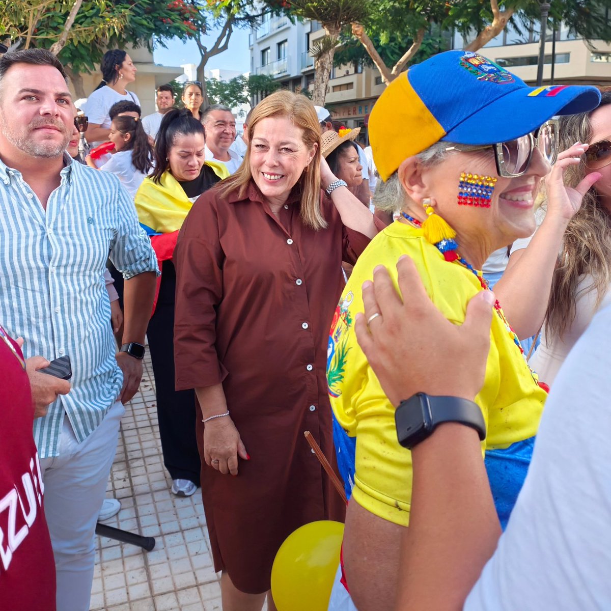 PP_LANZAROTE's tweet photo. Astrid Pérez 🗣️ 

🔵Lanzarote se suma a las concentraciones internacionales que se han celebrado hoy en apoyo al pueblo venezolano. https://t.co/IQT78unwbR