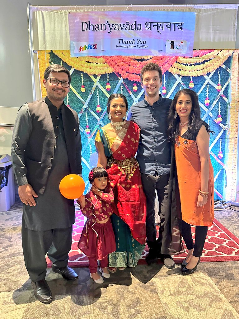 VoiceOfSask's tweet photo. Had an amazing day at the Folk Festival! Loved learning about different cultures and catching up with friends. Always a great time! #YXE #FolkFest #CulturalDiversity #multiculturalism #saskatoon https://t.co/BXlUqkYFO8