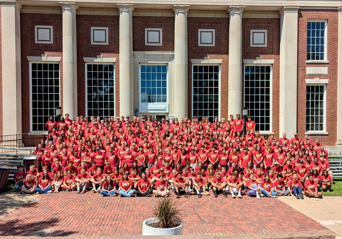 CoeCollege's tweet photo. Very pleased to introduce the #CoeClassof2028. Welcome, Kohawks! https://t.co/2A2S2PnEz2