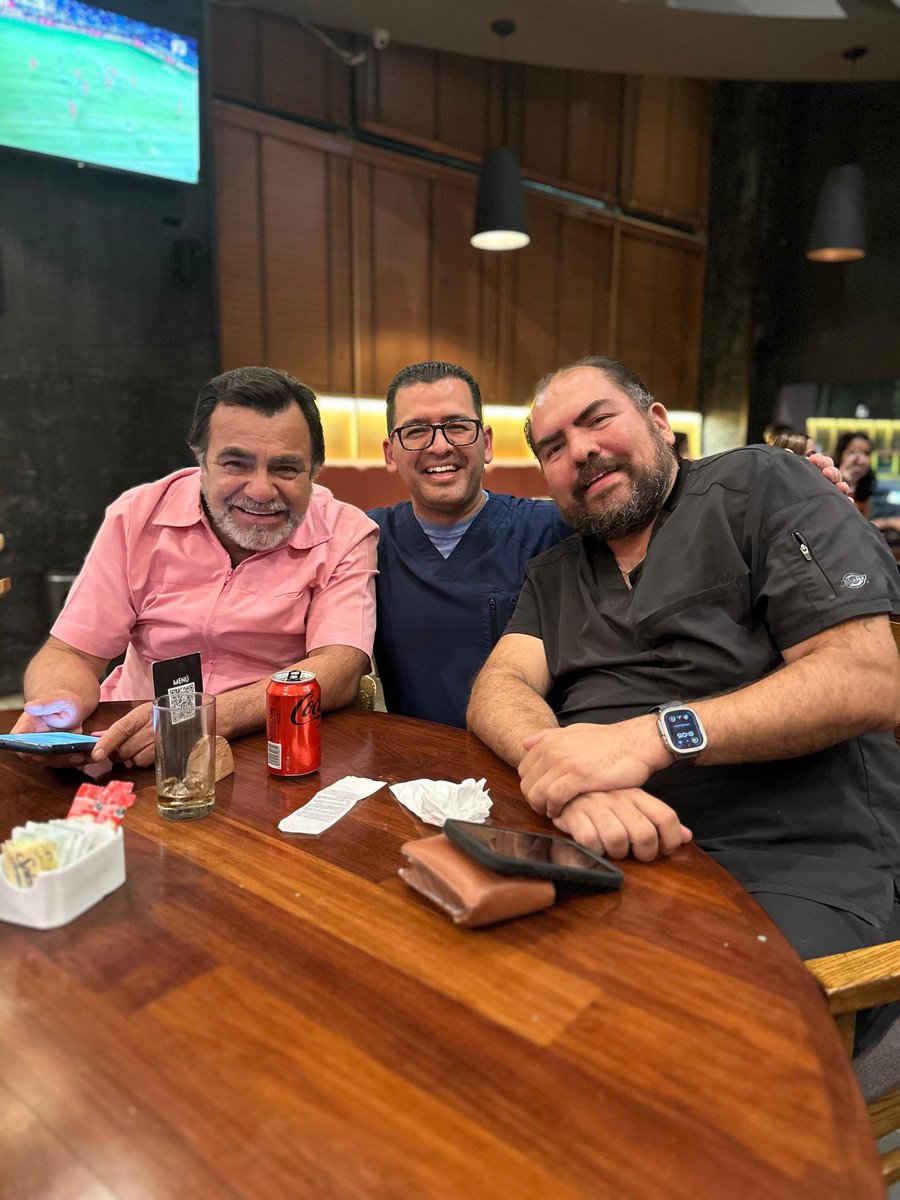 ballantines84's tweet photo. The unconditional always appear, with a message, an action or a hug they recharge your life, to continue giving the best
@rdgzgarciaonco @cuellarluis 
@JAVIER_GALARZA1 @infantesoyer https://t.co/SMwww4jpNw