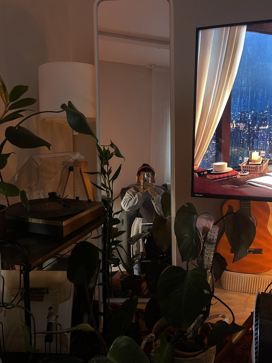 il42l's tweet photo. My room https://t.co/lsDJKnt8V5