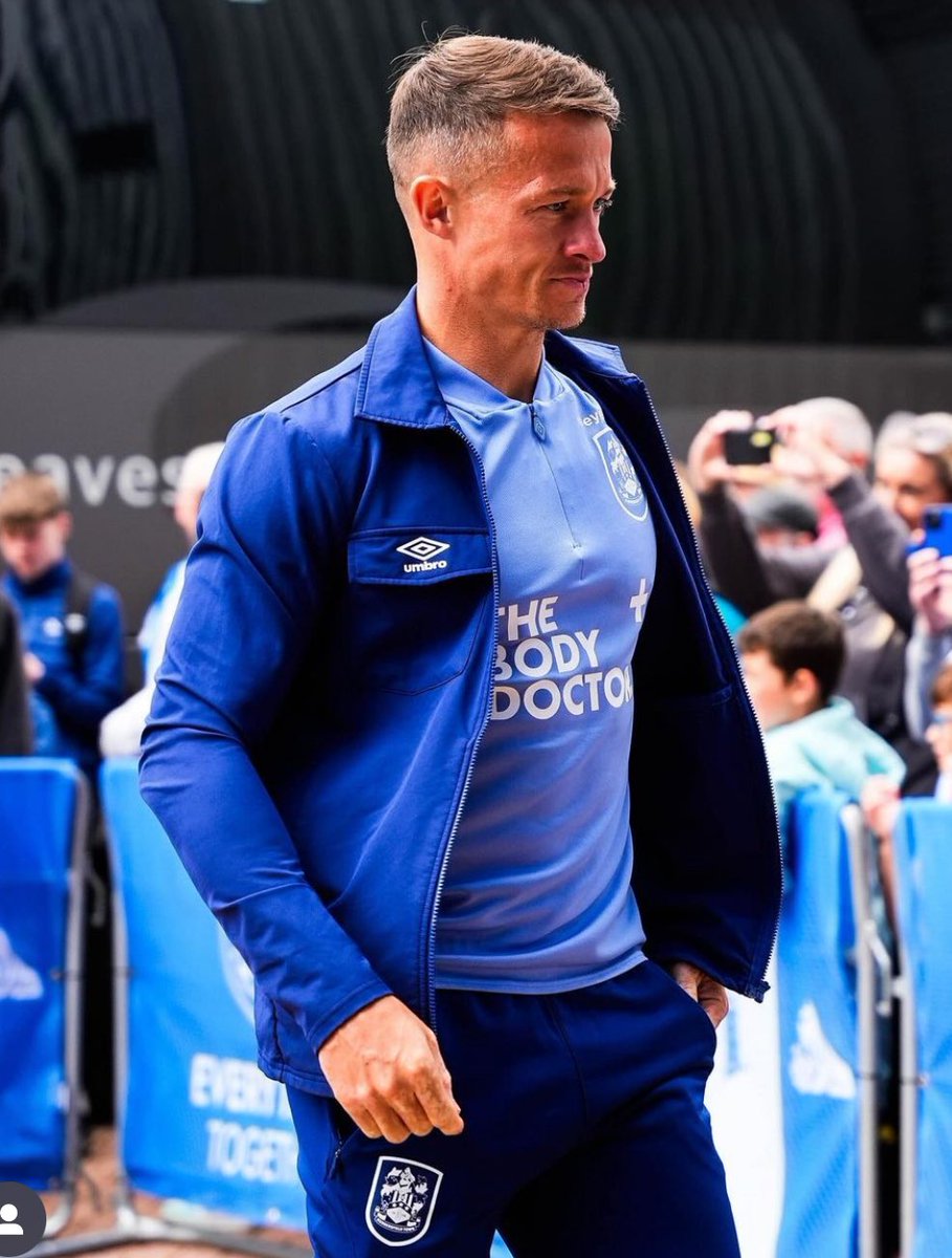 HtafcDream's tweet photo. Hoggy I find unbelievable, he’s started 3 games this week, played the majority of the games. He’s bossed the midfield and pulled it together. He’s 14 years older than Harrat but 10x the work rate. He drives the side on. He’s spraying passes about whilst lads like Kasumu struggle to pass it 5 yards when they come on. Not many match Hogg.