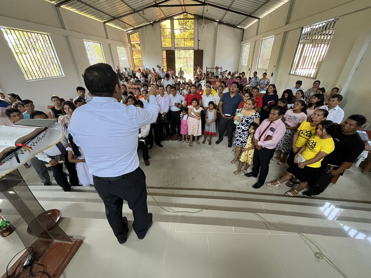AdventistasMPN's tweet photo. 🔰Pacto solemne con nuestro Dios🤝Nuestros hermanos de Imaza se comprometen en ser fieles a Dios buscándolo cada día, realizando el culto matutino y vespertino , creando hábitos saludables, guardando el sábado y devolviendo los diezmos y ofrendas 🙏🏼
#MayordomíaEsTodo https://t.co/hFQIWynKBm