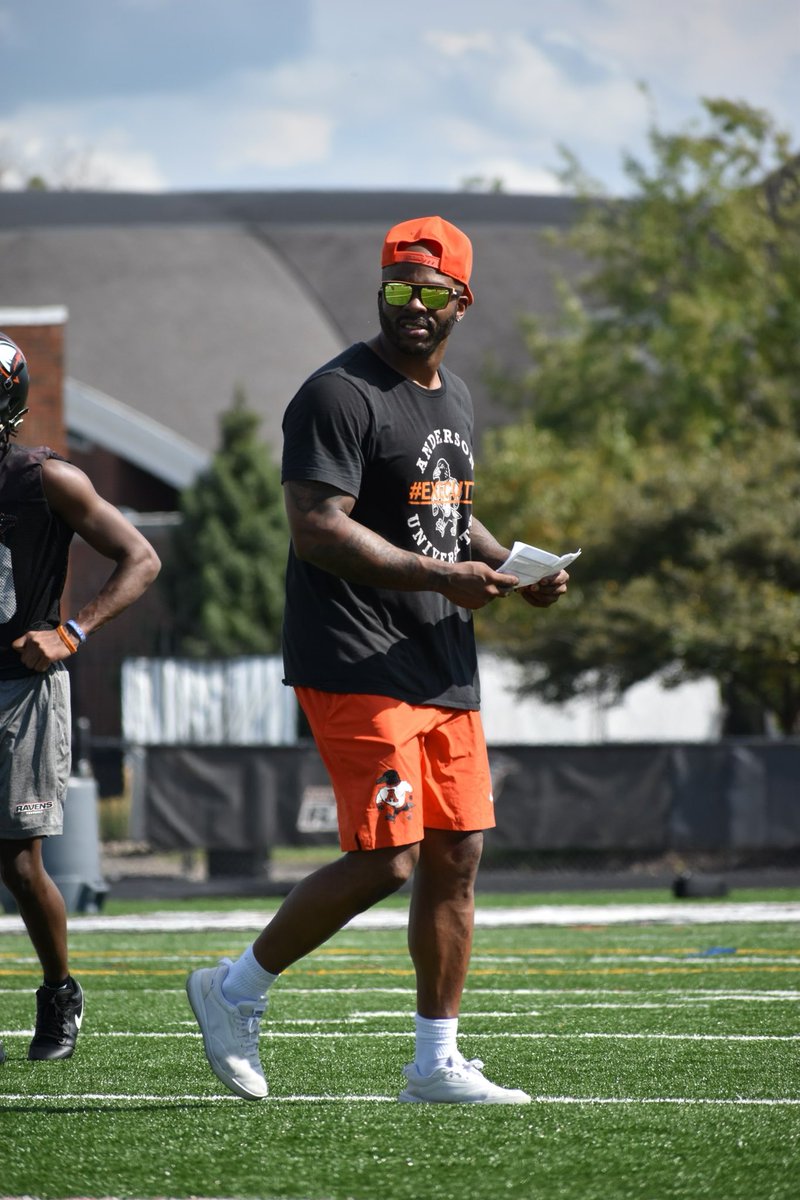 Coach mode activated
Year 2 of Coaching College Football at Anderson University &amp; the purpose is still the same. Win &amp; to teach young men how to better themselves on and OFF the field. 

<a href="/AUFootball__/">Anderson University Football</a> 
📸: <a href="/jacobstotts3/">jacob stotts</a> 

#collegefootball #footballcoach #mindset #execute