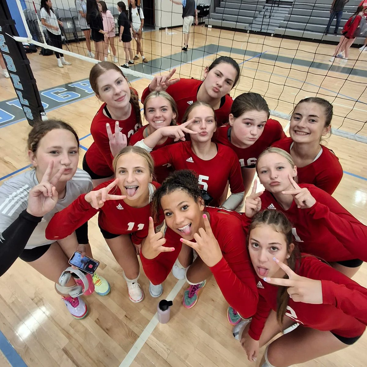 genevavball's tweet photo. Better with each set! 🦅❤️🏐 https://t.co/ox2SJP0kGm