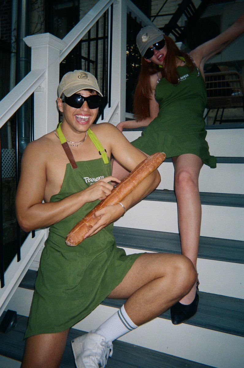 grant_and_ash's tweet photo. It’s a Baguette! 👶🥖🥰✨ #FamilyComplete https://t.co/Fn4YiqkDq9 https://t.co/s2HAGxSYl1
