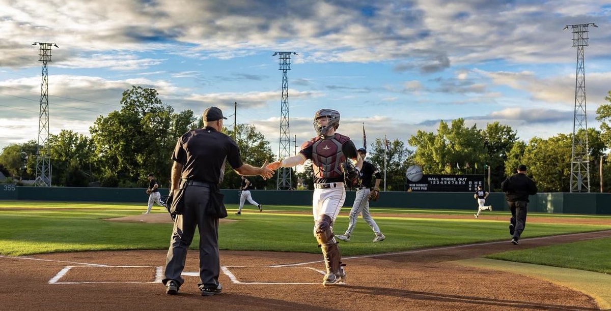 Iconic! 🤝 

-- by Aggergaard Photo (on Facebook)