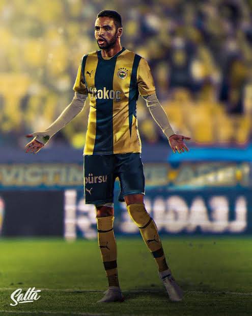 Dar açıdan düzgün bir kafa vuruşuyla En-Nesyri ilk golünü atıyor .