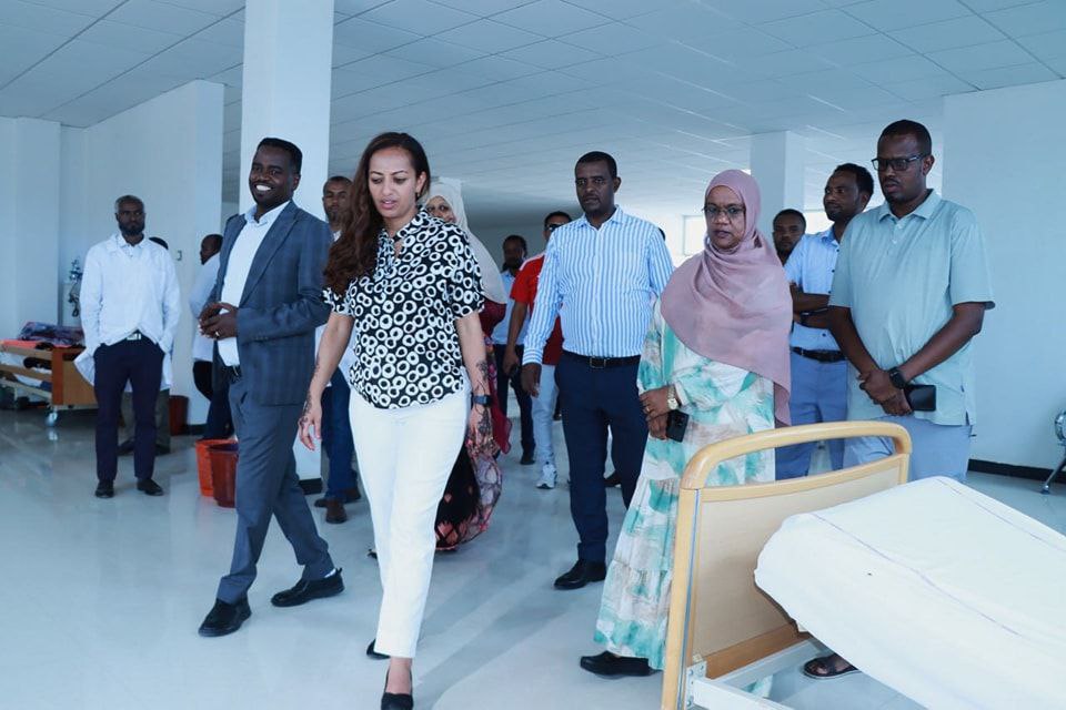 HussenM08708090's tweet photo. Today, @FMoHealth, H.E. Minister Dr. Mekdes Daba  @MekdesDaba , visited #Dire_Dawa_University_Teaching_and_Referral_Hospital. We thank you her excellence Dr. https://t.co/bI1Yz4uuvx