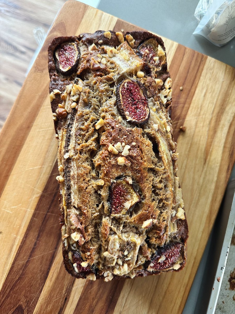 b3aut1ful_l1f3's tweet image. Beautiful lady beautiful fig + banana bread #moist