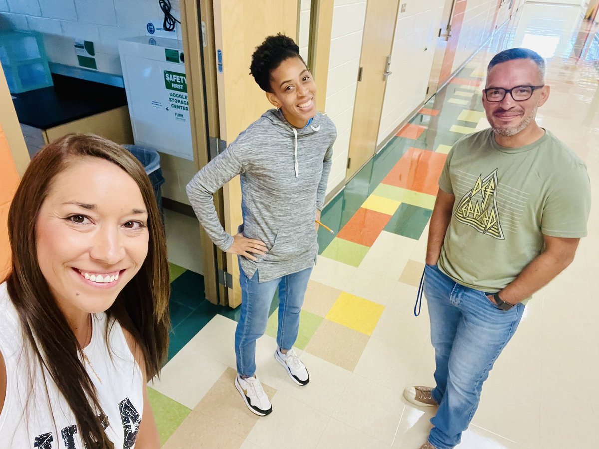 katykorz's tweet photo. Few snapshots of the days leading up to the big day! Blessings for all educators, students and families as we begin the new school year on Monday!! 💎@NISDStraus @NISD @MrsJNWilliams @delgadoscience @autumn_peralta @MrsGalvan253 #75 #THESTRAUSWAY https://t.co/PK1P9xQ9IV