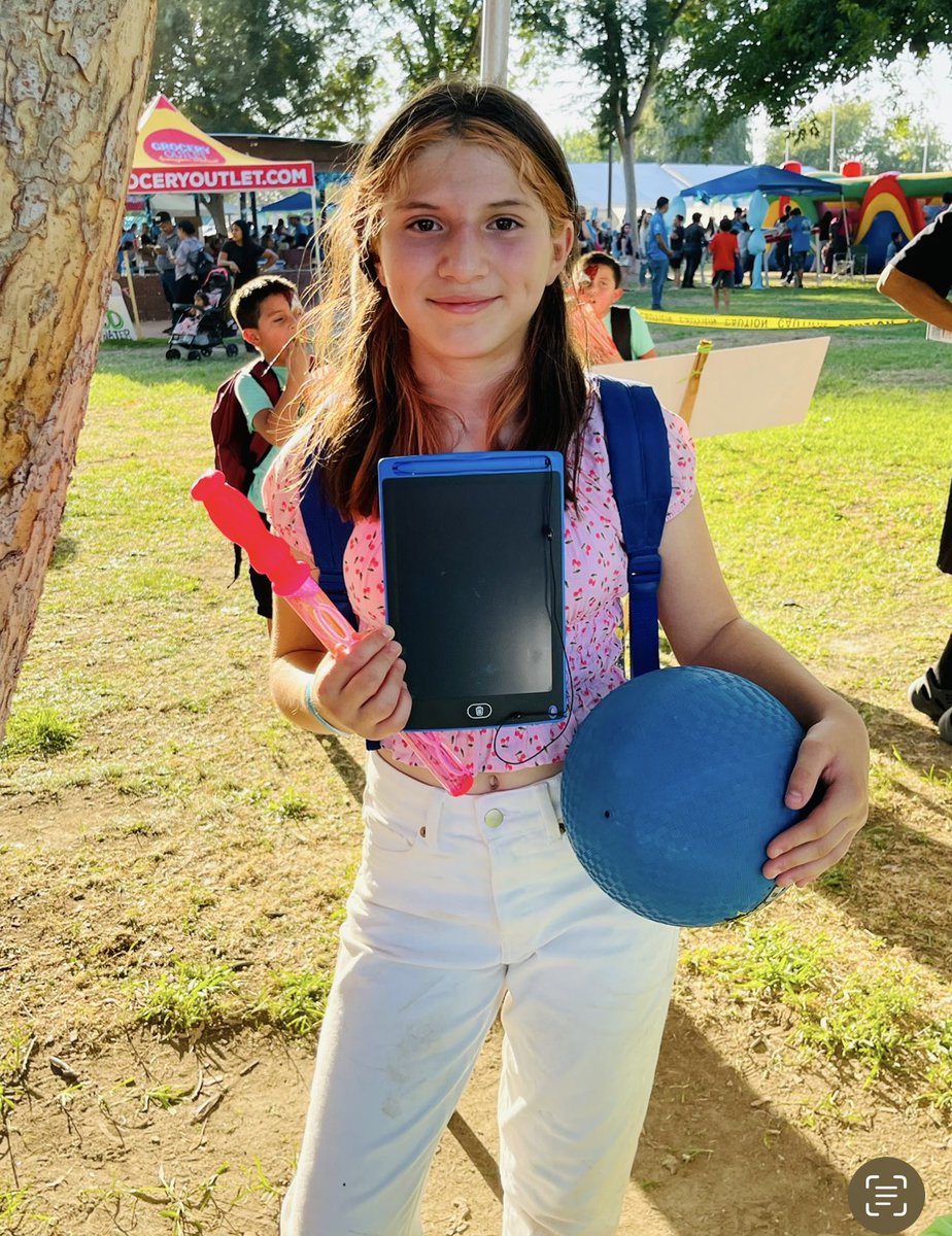 VeronicaJacuind's tweet photo. 🙌 New Generation Church is spreading love and hope across Wasco! 🌟 Their recent community event was a hit, bringing people together and making a difference. ❤️ Check out how they’re changing lives! 🙏 #Wasco #CommunityLove #NewGenerationChurch Story here 🔽 https://t.co/bZI64S7r9m