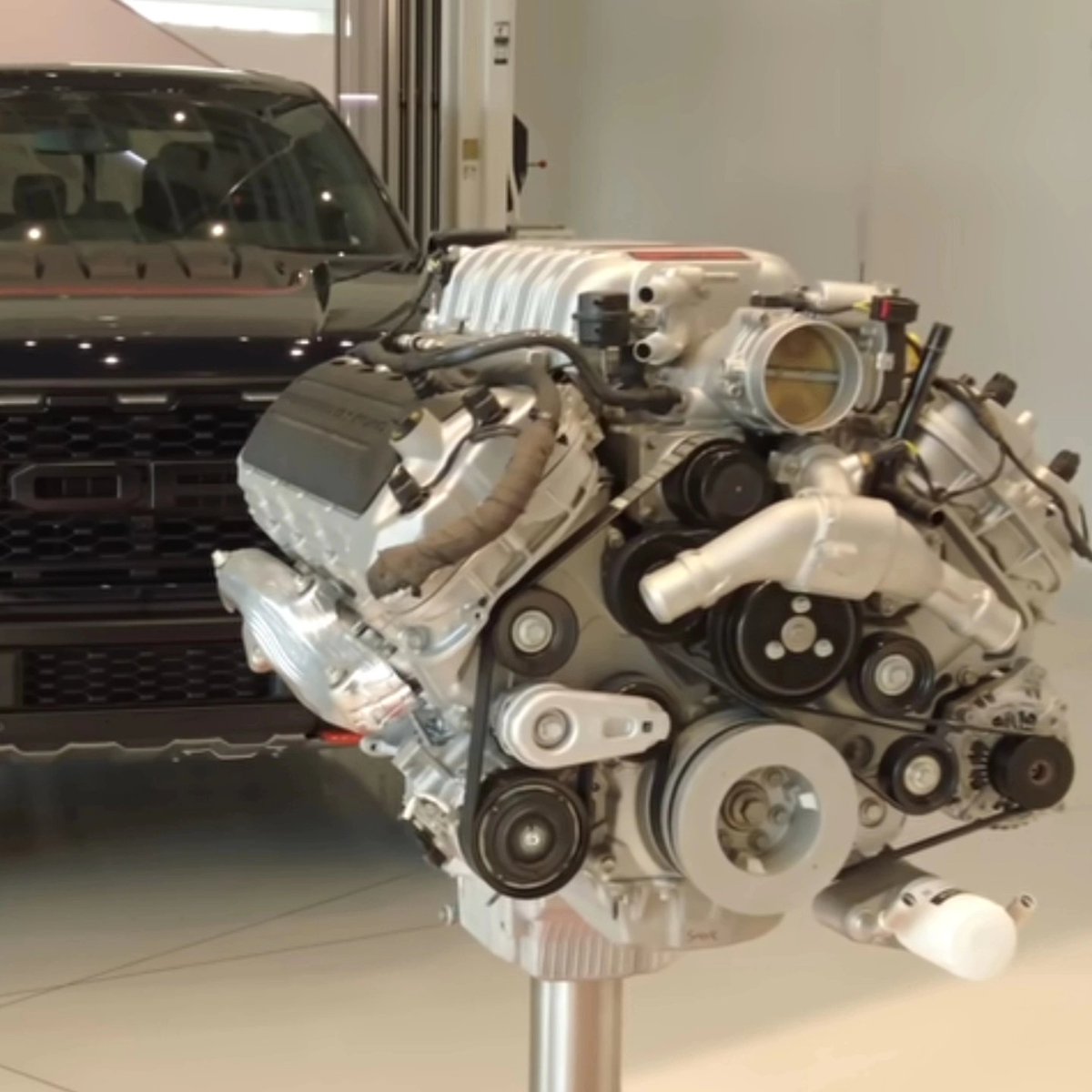 FPRacingSchool's tweet image. Tell Us: If we gave you this 5.2L Raptor R Supercharged Crate Engine with 760 HP and 625 lb-ft of torque - What are you dropping it in? 

#crateengine
#ford
#fordperformance 
#fordperformanceracingschool 
#raptor
#raptorR
#raptorassault