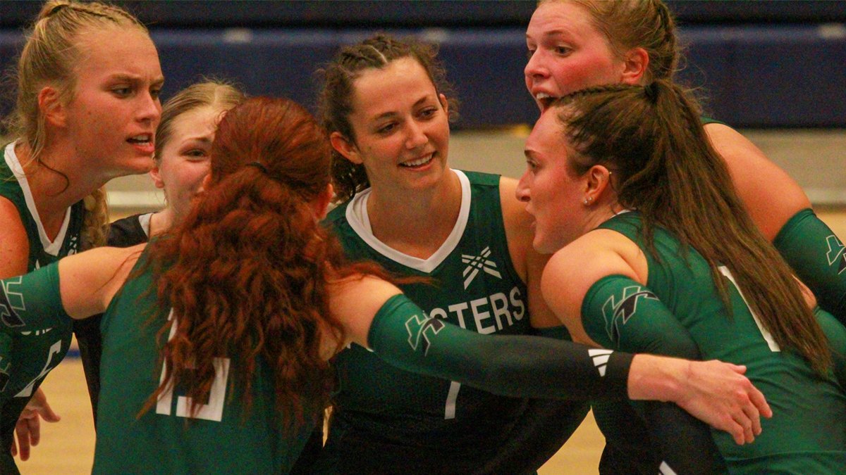 VB: HU caps weekend with dominant win over Rochester Christian  huathletics.com/x/qhlrq
