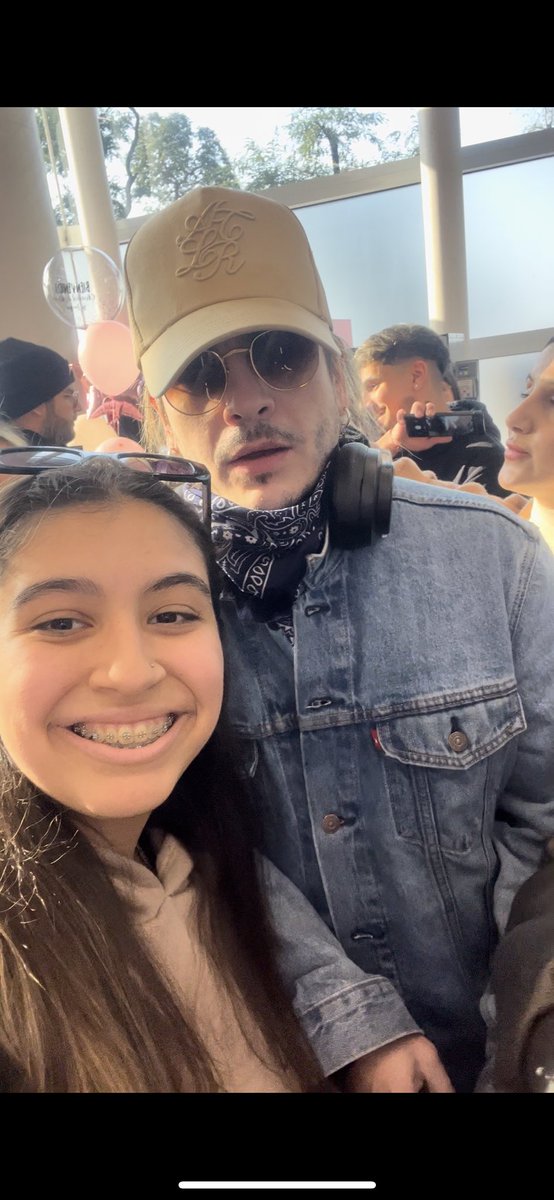 1trolamas's tweet photo. Cómo sigo viviendo después de esto? 
@GuidoAIRBAG @AIRBAGoficial @GastonSardelli https://t.co/BXdCl8EACR