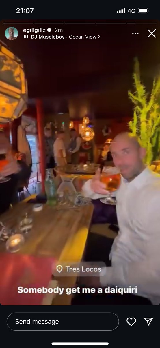 Ég:Hvert á að fara út að borða í kvöld?!?!
Blömaðurinn: