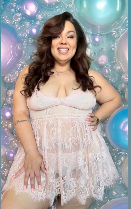 Angela Garcia’s pics and videos