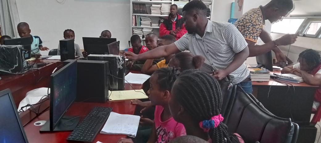 cdi2019's tweet photo. On Monday August 12th,  2024 Center For Dignity and Inclusion CDI in Partnership with the Ministry of Gender Children and Social Protection MGCSP Liberia commenced a two week Children digital Literacy Program with 20 children between the ages of 5-17yrs from Peace Island communit https://t.co/Ug832izRPE