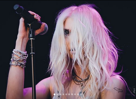 MyWayMagazine's tweet photo. @taylormomsen I love sheepdogs ! https://t.co/FYjwAJCFHN