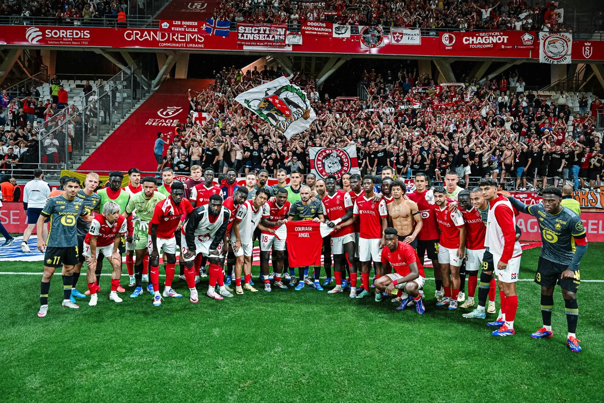 Footballogue (@footballogue) on Twitter photo Juste splendide cette photo des joueurs de Reims et du LOSC, ensemble, pour apporter leur soutien à Angel Gomes ! 🤝❤️
Bravo messieurs 👏
(<a href="/StadeDeReims/">Stade de Reims</a>) Juste splendide cette photo des joueurs de Reims et du LOSC, ensemble, pour apporter leur soutien à Angel Gomes ! 🤝❤️
Bravo messieurs 👏
(<a href="/StadeDeReims/">Stade de Reims</a>)