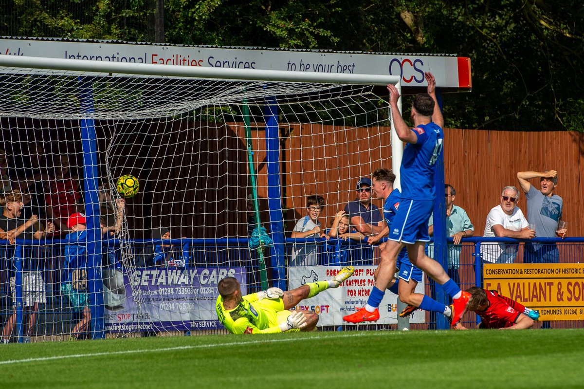 ⚽️ NEWS: Bury Town and Felixstowe &amp; Walton fought out a 2-2 draw in the Emirates FA Cup after <a href="/tomthulborn/">Tom Thulborn</a> levelled late on (below) and will have to do it all over again on Tuesday, more here: burytownfc.co.uk/news/1002/blue…