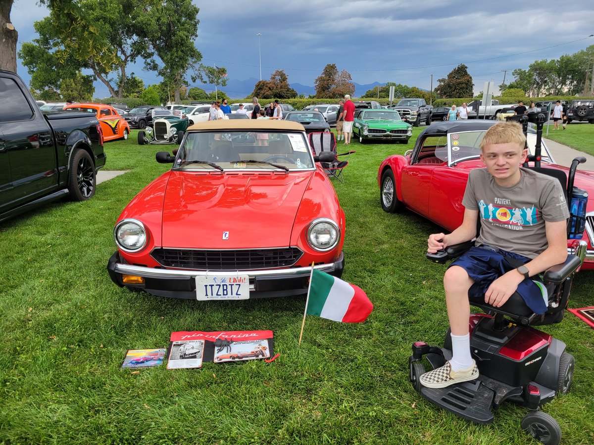Hockey_NF_Mom's tweet photo. Kruisers for Kids checking out the cool cars in a car show to benefit the adaptive bikes at @ShrinersSLC @shrinershosp . Saw some pretty neat vehicles before we headed out just ahead of the rain.

#imwithTravis #alwaysracing #ikNowaFighter #MoreNotLess #seetheability #EndNF https://t.co/MwXYPVGbVy