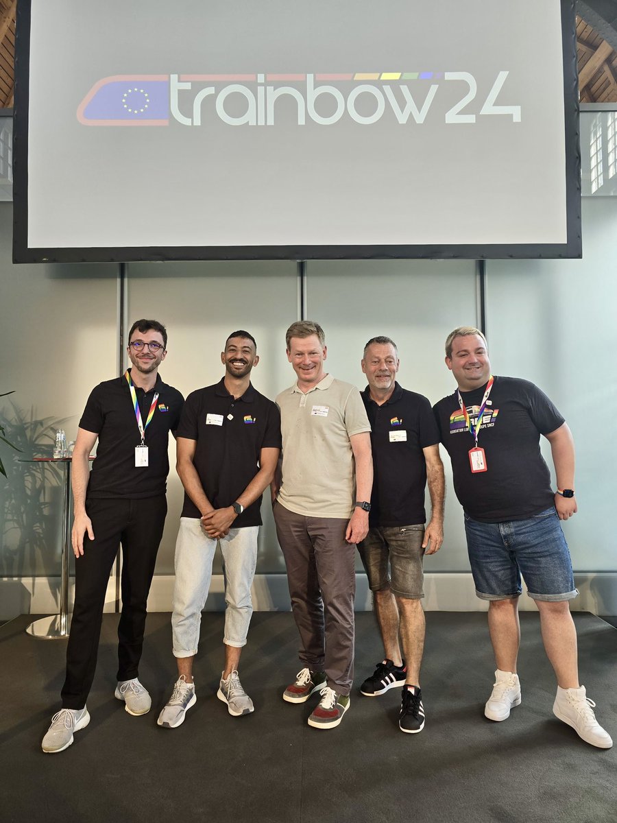 GareLGBT's tweet photo. L’association était présente à Potsdam, Allemagne pour le séminaire de Trainbow Europe 🇪🇺
L’occasion de participer à de nombreux groupes de travail et de rencontrer le CEO de la Deutsche Bahn 🇩🇪 https://t.co/fEJC3vRLKA