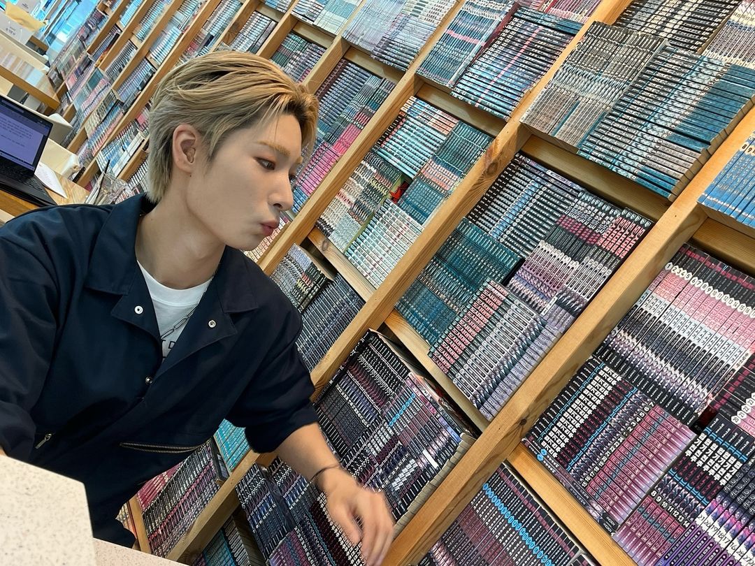 BigOceanArchive's tweet photo. 📸 - 240622 Instagram

[jiseok] 👀 Let‘s read book together, PADO!

[지석] 👀 같이 봐요, 파도!

#bigocean #bigoceanjiseok #jiseok #빅오션 #빅오션지석 #지석 #cafe #cafephoto #boyfriendgifs #photo #selfie #selfitime #lifestyle #daily https://t.co/YQ6xxmuVHw