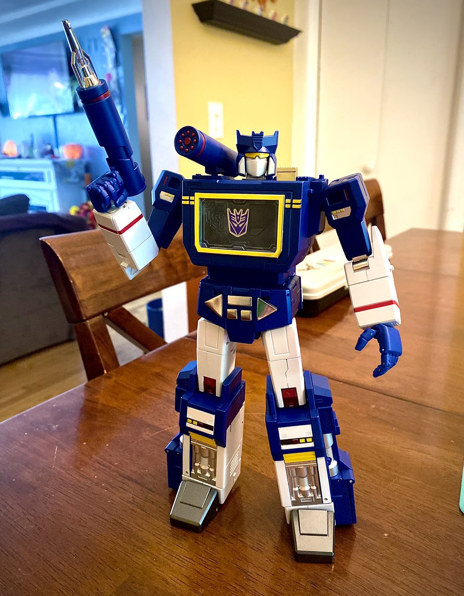 McGintyStudios's tweet image. Took some time today to put the toy deco on Acoustic Wave. Pretty fun accessories.
#Soundwave #AcousticWave #RobotParadise