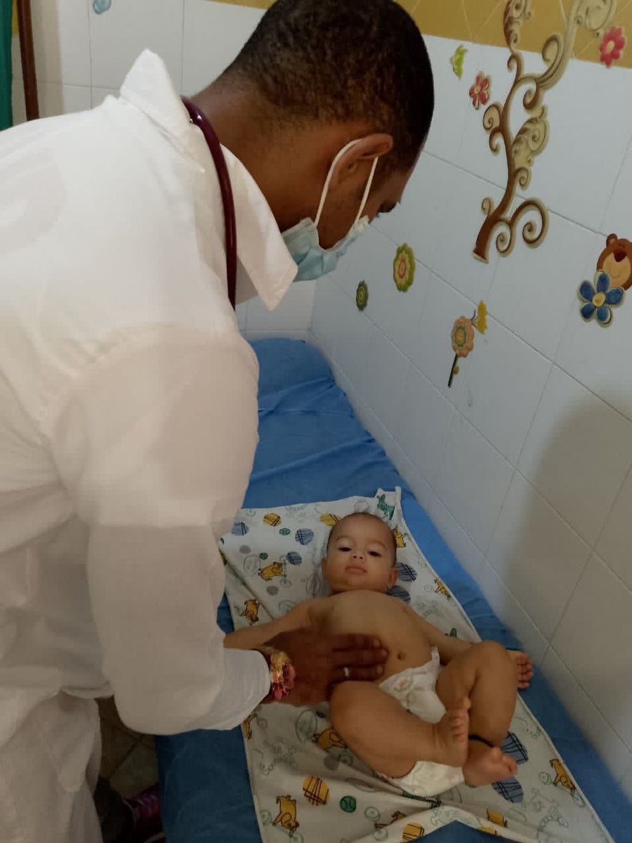 CMP Jacinto Plaza del CDI Dra Dora Mercedes González Realizando Captación de Lactante. Estado La Guaira. #CubaPorLaVida