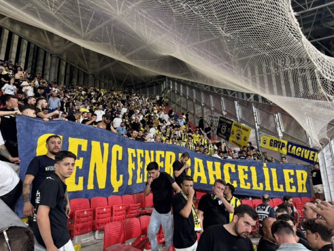 ALAYINIZA FENERBAHÇE ALAYINIZA ALİ KOÇ ALAYINIZA GENÇ FENERBAHÇELİLER!