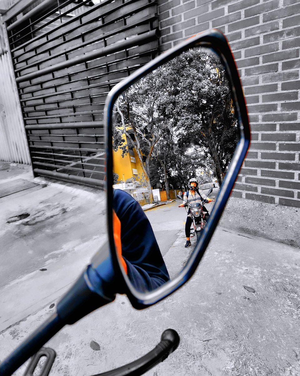 CeeReO2Ve's tweet image. Amor por el retrovisor.