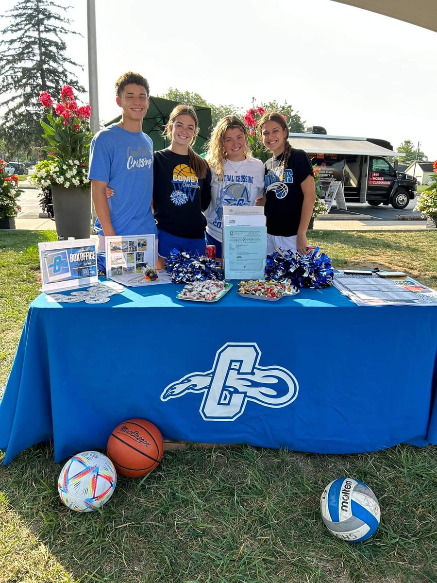 CCHS_CometsAD tweet media