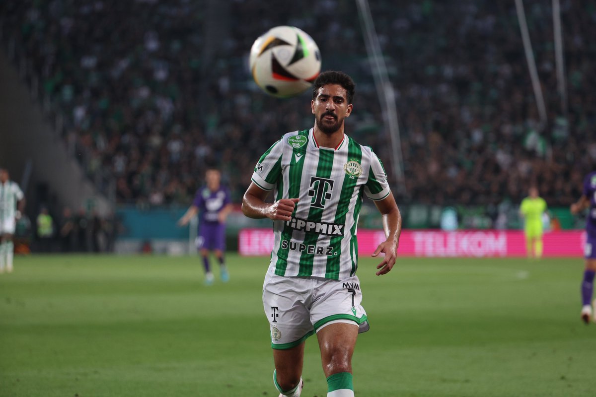 محمد علي بن رمضان متمسك بالأهلي ولم يغير رأيه وينتظر حسم الأهلي للتفاوض مع فريقه المجري

#طلبات_كولر_ياخطيب