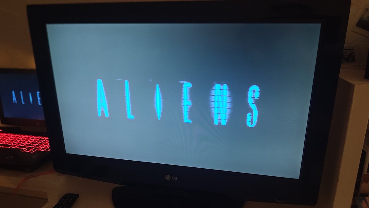 All_Screens's tweet photo. Venga, va, os hago caso (pero con luz tenue, que no he cenado).
Pd: respeto al portátil, eh. Conmigo os podéis meter, con él ni hablar. Me ofendo por él.
#AlienMonth #AlienElRegreso https://t.co/q4gjEJLSEL