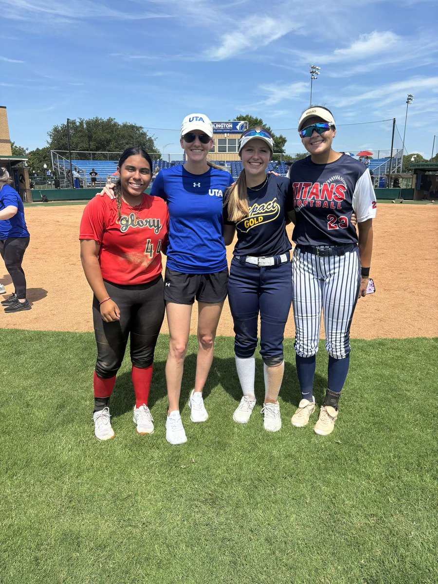 AvaRCook1's tweet image. I had the best time at the @UTAMavsSB camp! Thank you @Kara_Dill, @hunter_bunch10, and players for the amazing camp! 

@dtitanssoftball 
@AHMOSoftball