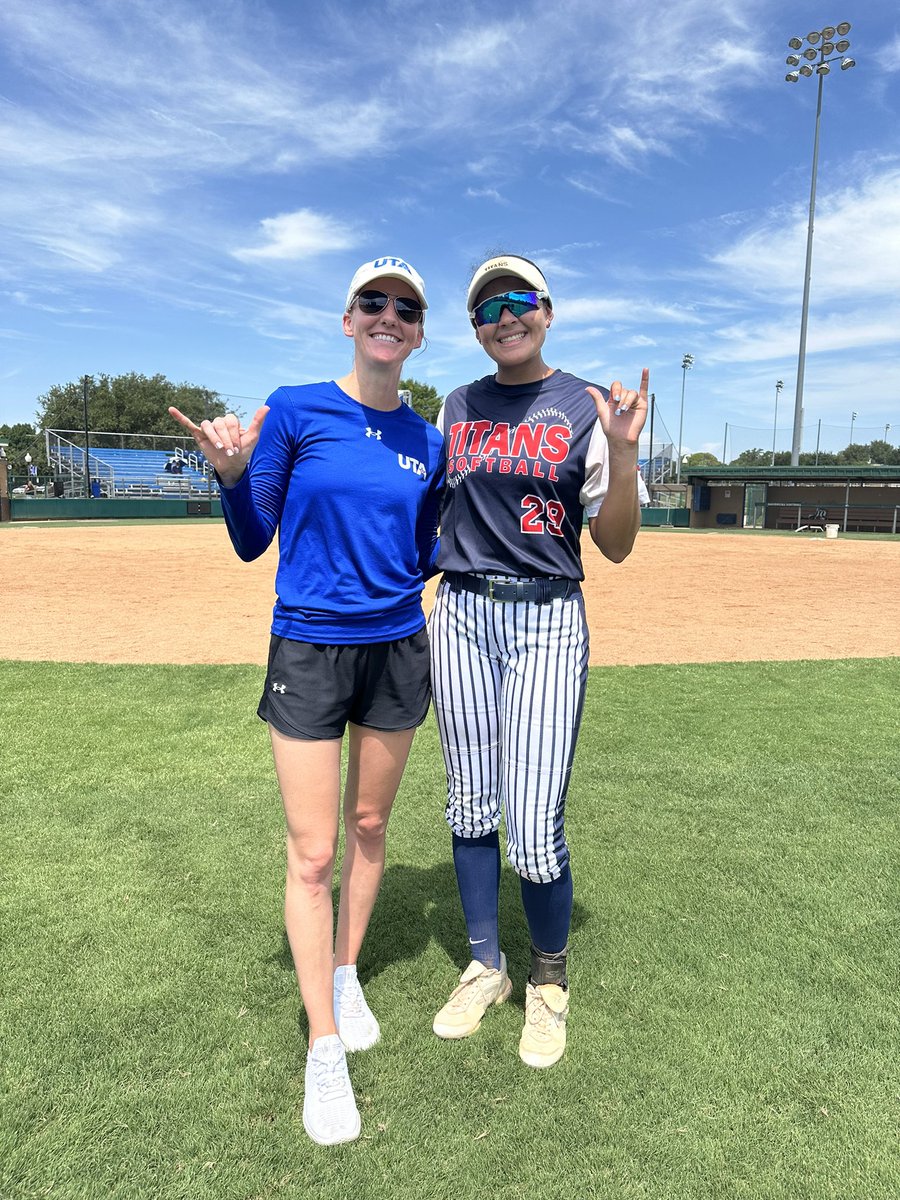 AvaRCook1's tweet image. I had the best time at the @UTAMavsSB camp! Thank you @Kara_Dill, @hunter_bunch10, and players for the amazing camp! 

@dtitanssoftball 
@AHMOSoftball