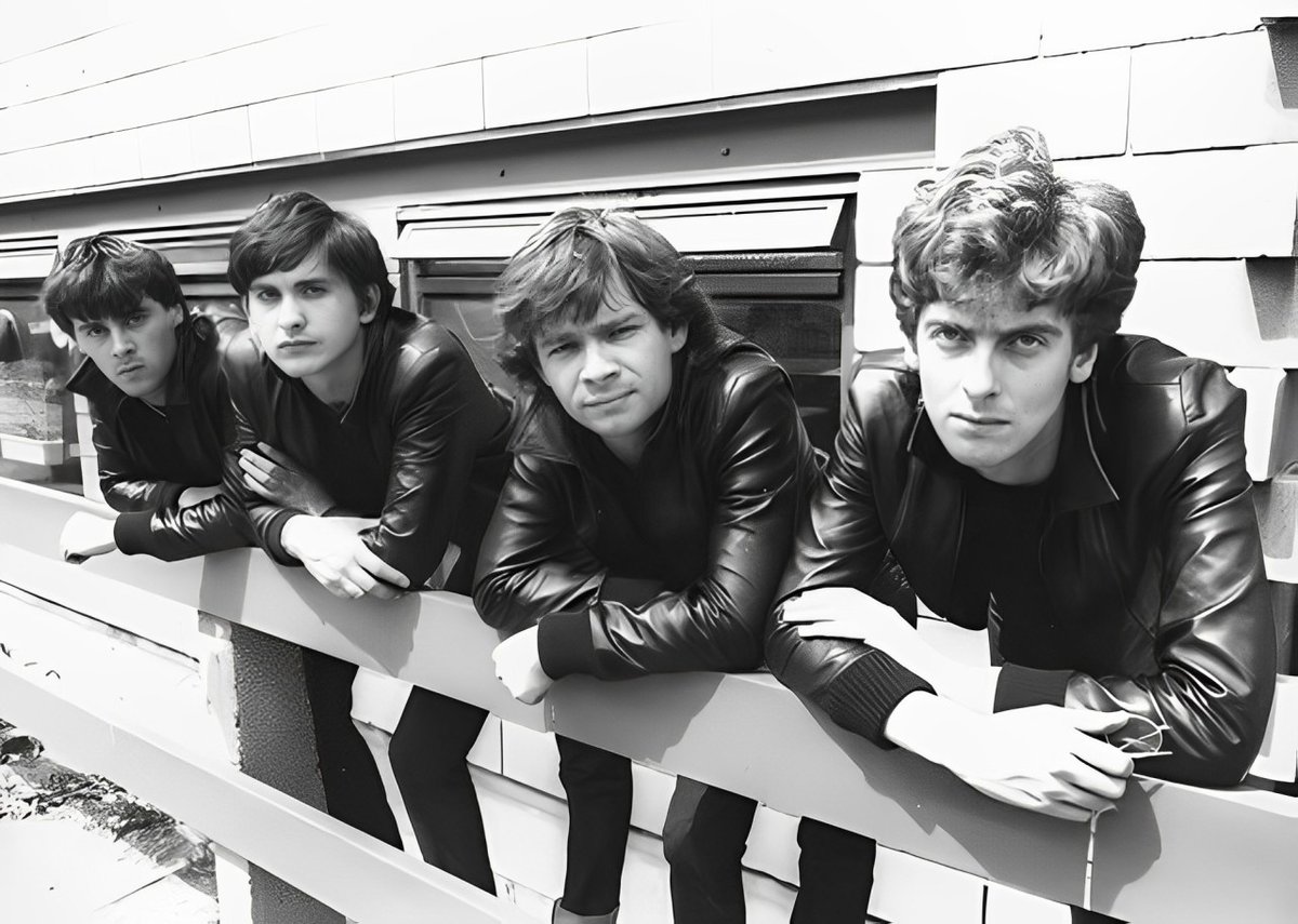 JALERYSHernand5's tweet photo. Photo Section In Dreamboys Band In 1983 Peter Capaldi, Wayne Jackman, David Merrick, Martin Stone 🔥#DreamBoys #Band #PeterCapaldi #WayneJackman #DavidMerrick #MartinStone https://t.co/LZNTScibYm