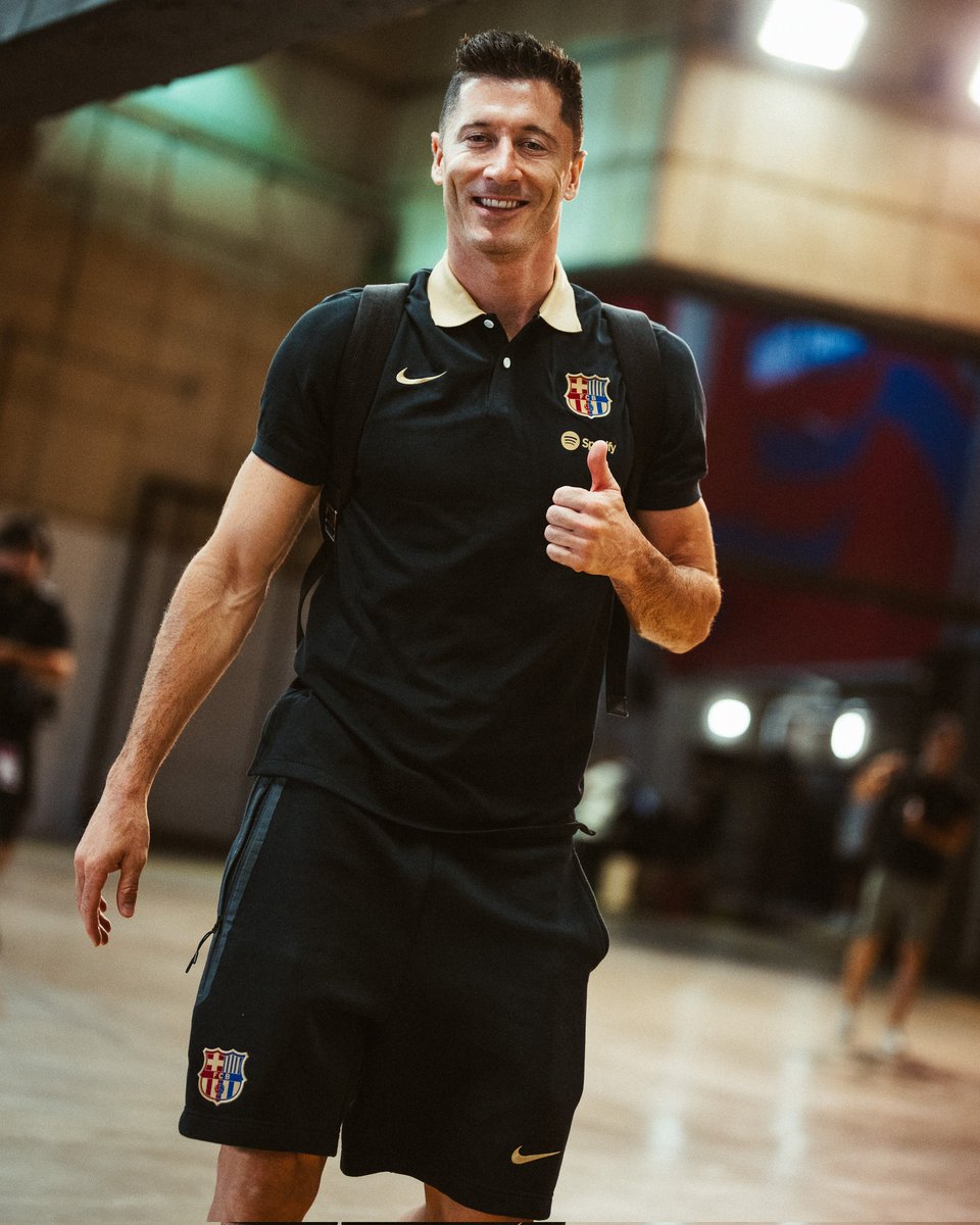 Joshuaakimmich6's tweet photo. Goooool Lewandoswki!!!!
#Balde que centra desde la izquierda para que #LamineYamal toque al medio y empuje #Lewandoswki
#barça #barçaDay #Mestalla
#ValenciaBarça https://t.co/YPVmfpu2uO