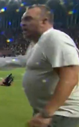 Ali Koç  ‘a arkadan çelme takan orospu çocuğu bu besili domuz ! #GÖZvFB