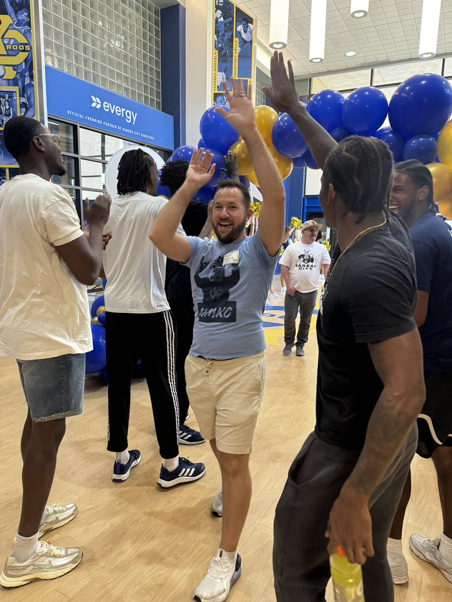 Kansas City Men's Basketball tweet media