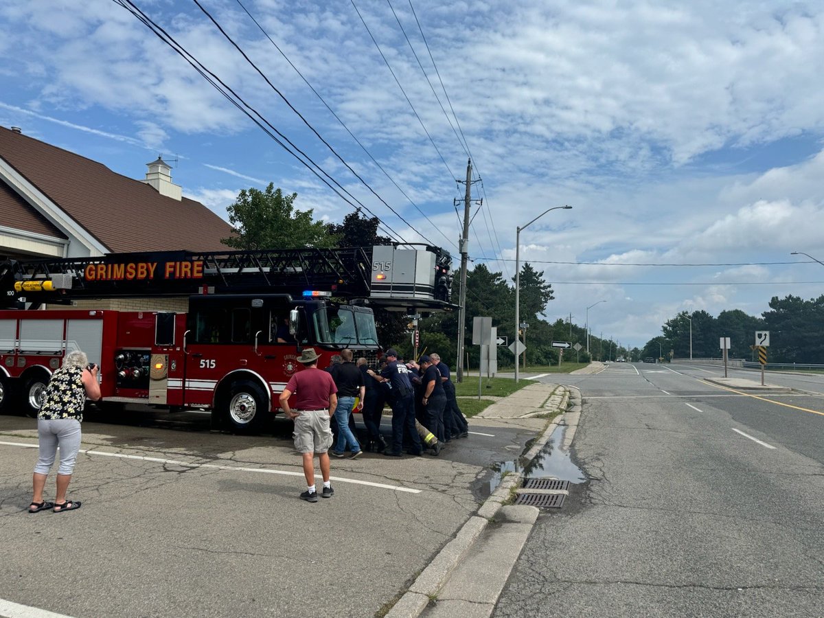 JamesTa08324442's tweet photo. Grimsby Firefighters push in their new 100ft. Platform ladder truck today. Thank you to Grimsby council, fire chief and deputy chiefs for providing excellent equipment to our fire department. https://t.co/cver3RgqD8